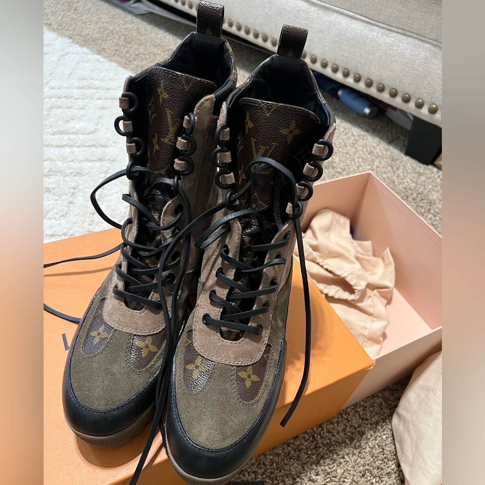 Laureate Platform Desert Boot Size 40eu - image 2